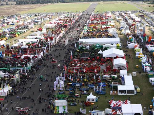 «ЛОЗОВСКИЕ МАШИНЫ» презентовали линейку дисковых борон на AGRO SHOW-2018 «ЛОЗОВСКИЕ МАШИНЫ» презентовали линейку дисковых борон на AGRO SHOW-2018