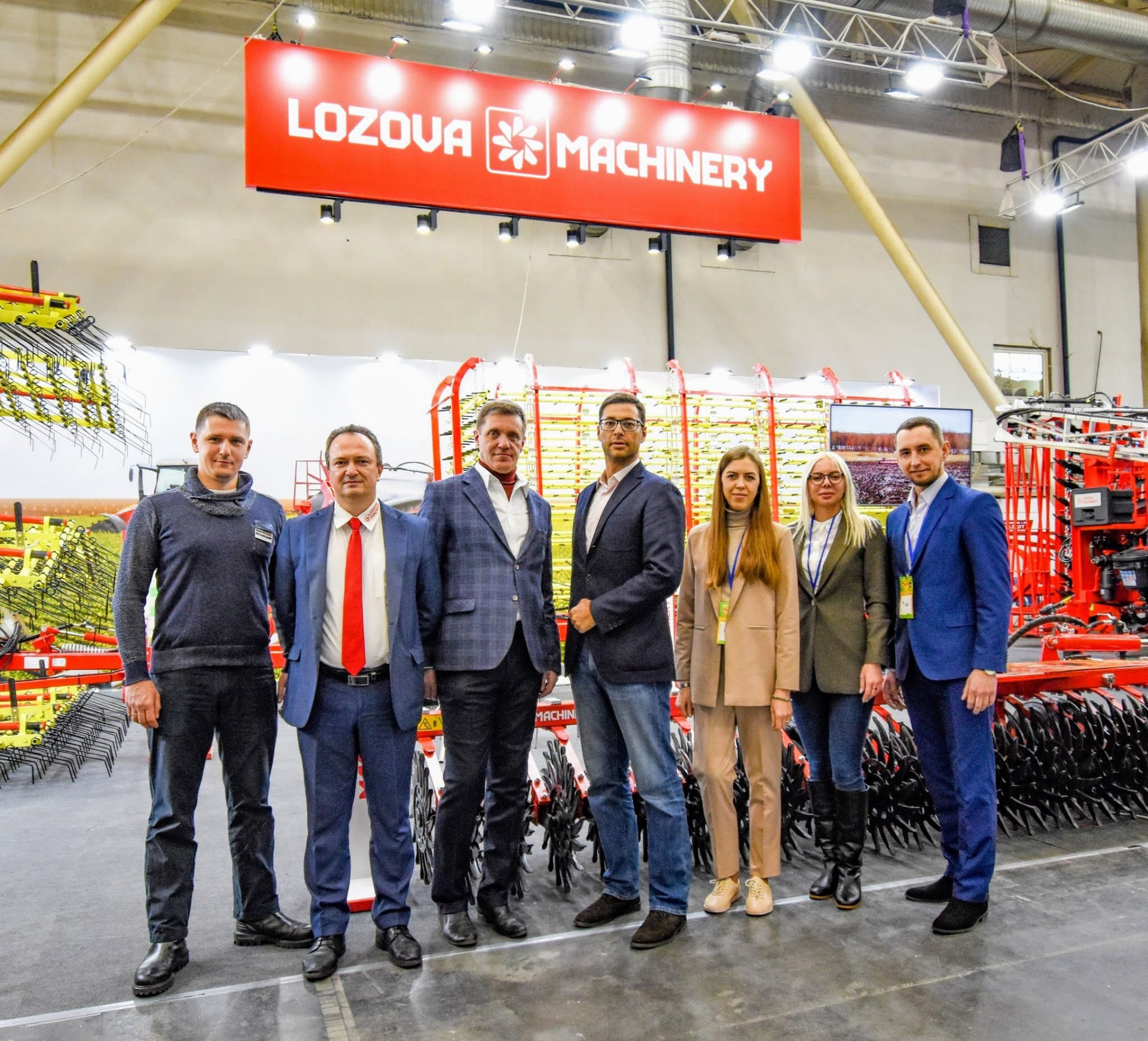 команда LOZOVA MACHINERY.jpg команда LOZOVA MACHINERY.jpg